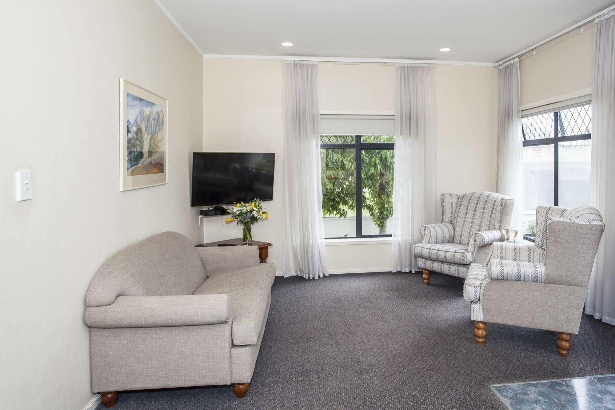Te Mata Lodge แฮฟล็อค นอร์ท ภายนอก รูปภาพ