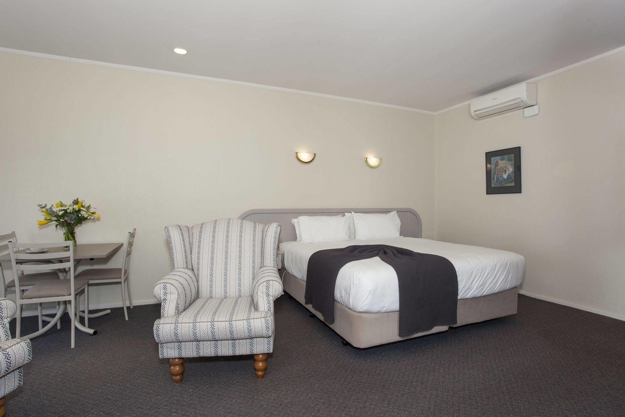 Te Mata Lodge แฮฟล็อค นอร์ท ภายนอก รูปภาพ